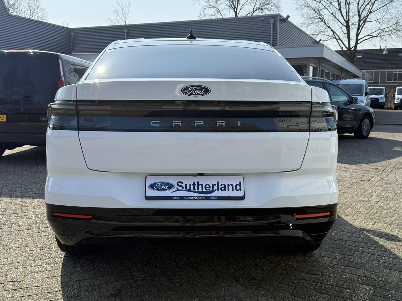 Ford CAPRI Premium Extended Range RWD 77 kWh | 285pk Ford Voorraad | Elektrische Wegklapbare Trekhaak | Driver Assistance Pack | Frozen White