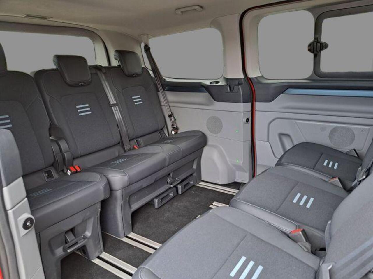 Ford Custom Tourneo 340 L2H1 Active 65 kWh 218pk | Driver Assistance Pack | Verwarmde Voorstoelen | 8 persoons | Uniek in Nederland!
