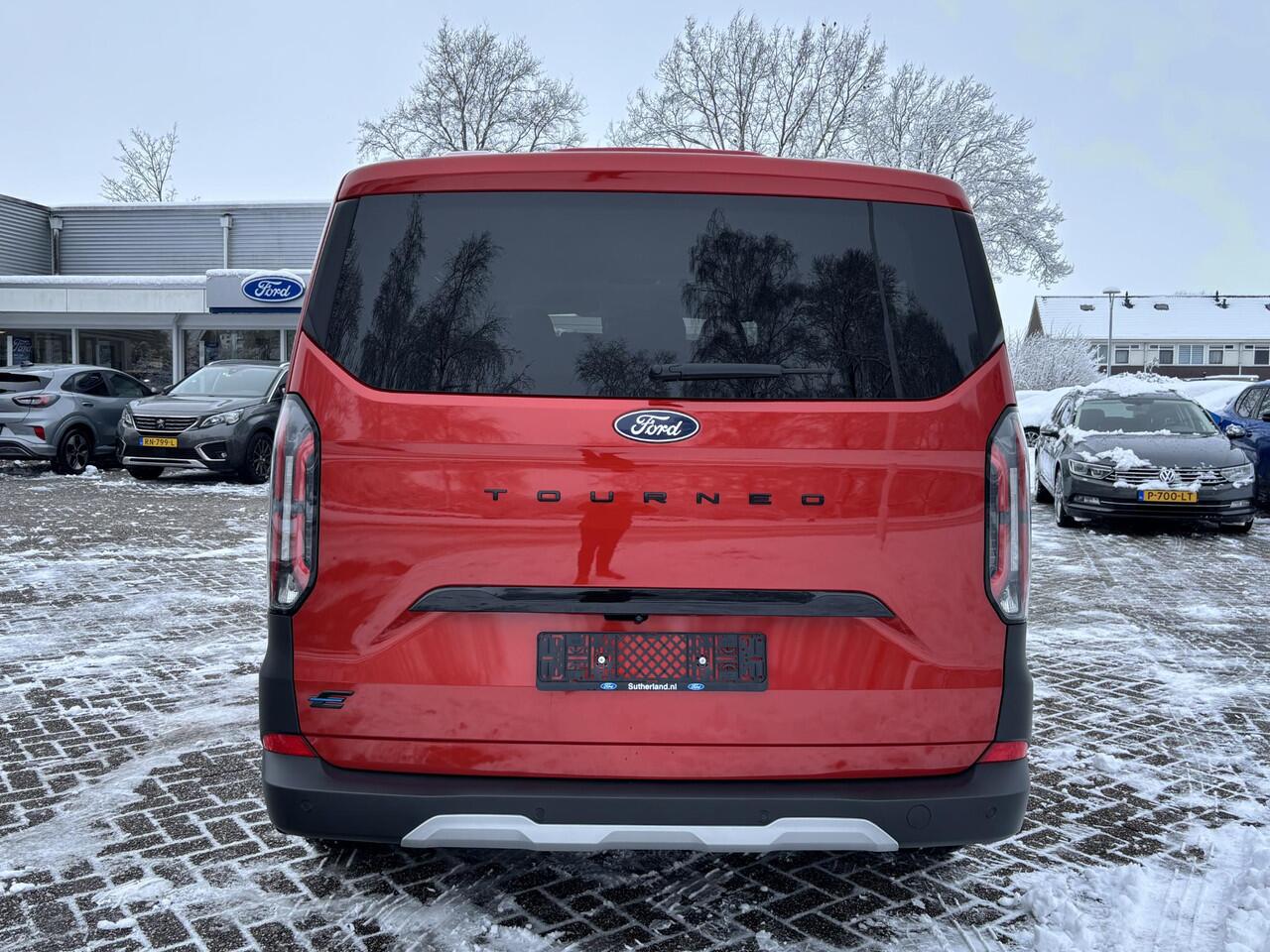 Ford Custom Tourneo 340 L1H1 Active 65 kWh | SCI | 218pk | Driver Assistance Pack | Verwarmde Voorstoelen | 8 persoons | Uniek in Nederland!