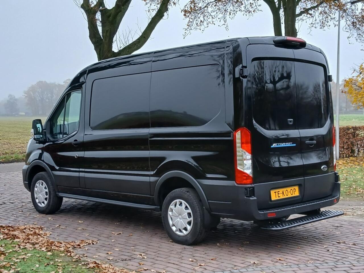Ford E-Transit L2H2 Trend 75kWh 184pk opties 2022 NIEUWSTAAT!