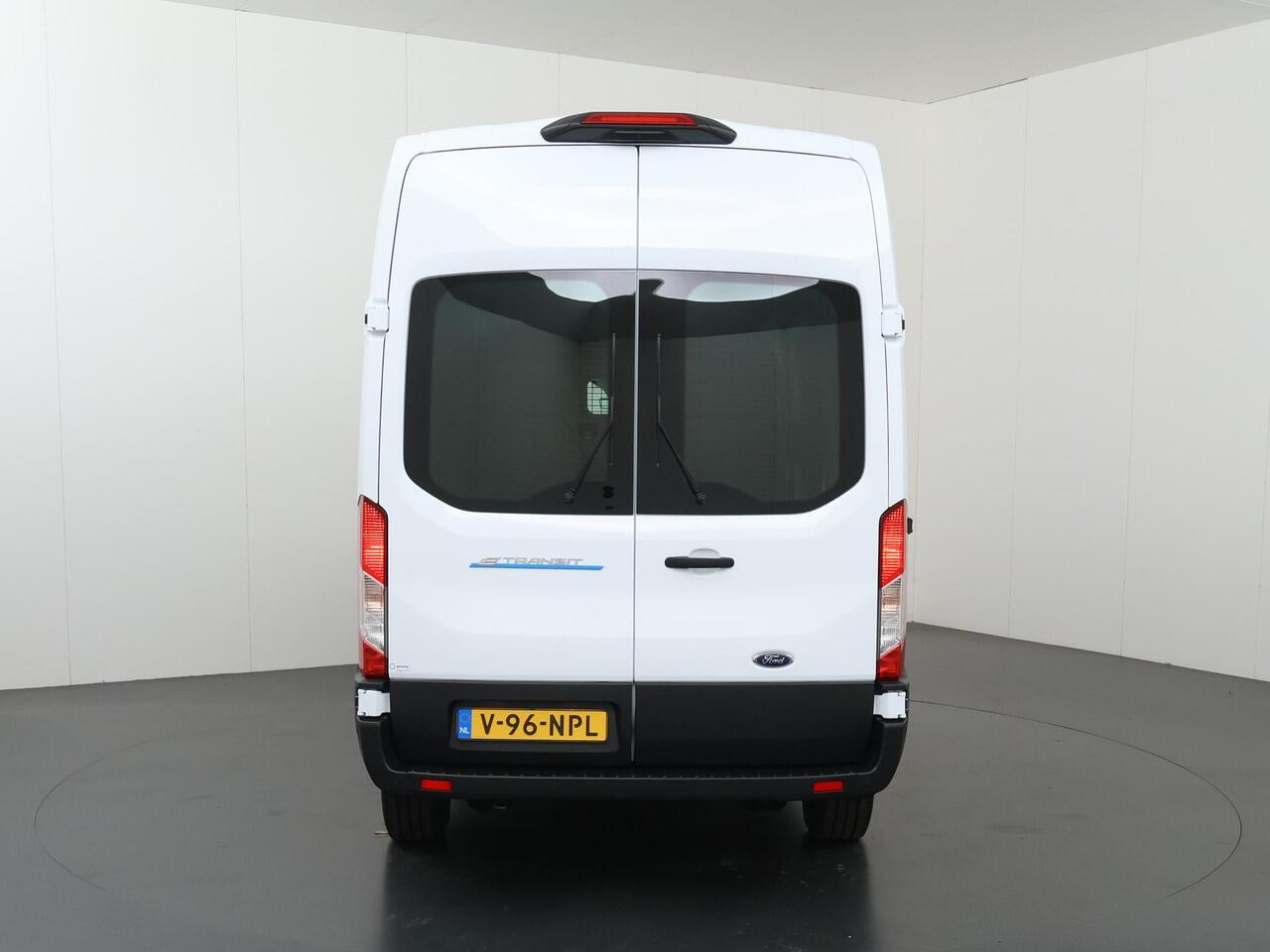 Ford E-Transit 350 | L2 H3 | TREND | 68 kWh | ADAPTIEVE CRUISE | NAVIGATIE | PARKEERCAMERA | CLIMATE CONTROL | 3-ZITS | APPLE CARPLAY / ANDROID AUTO | 257 KM WLTP ACTIERADIUS