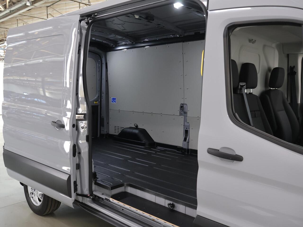 Ford E-Transit 350 | L3 H2 | TREND | 68 kWh | 317 KM WLTP | NAVIGATIE | CLIMATE CONTROL | ADAPTIEVE CRUISE | 360 GRADEN CAMERA | STOELVERWARMING | APPLE CARPLAY / ANDROID AUTO | DODEHOEKDETECTIE