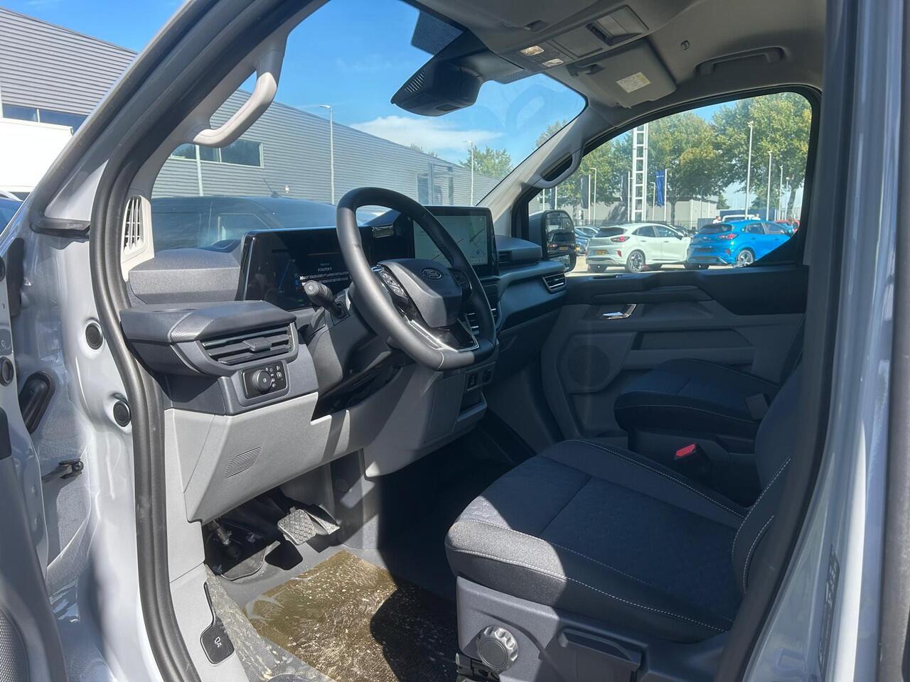 Ford E-Transit Cust. 320 L2H1 Limited 65 kWh | Driver Assistance Pack Premium | Verwarmbare Stoelen | Elek. Inklapbare trekhaak | LED-Koplampen |