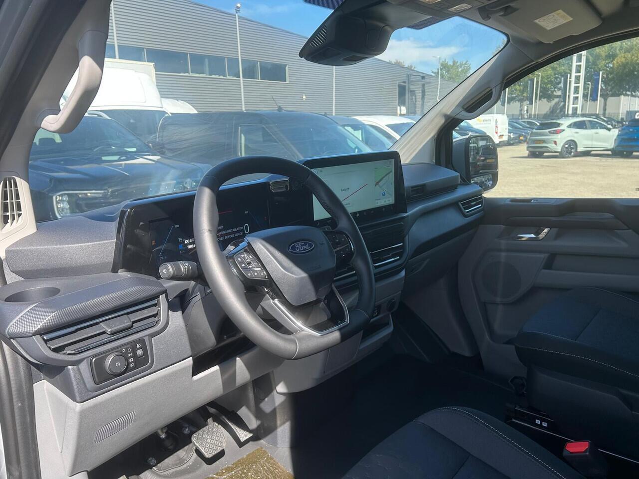 Ford E-Transit Cust. 320 L2H1 Limited 65 kWh | Driver Assistance Pack Premium | Verwarmbare Stoelen | Elek. Inklapbare trekhaak | LED-Koplampen |