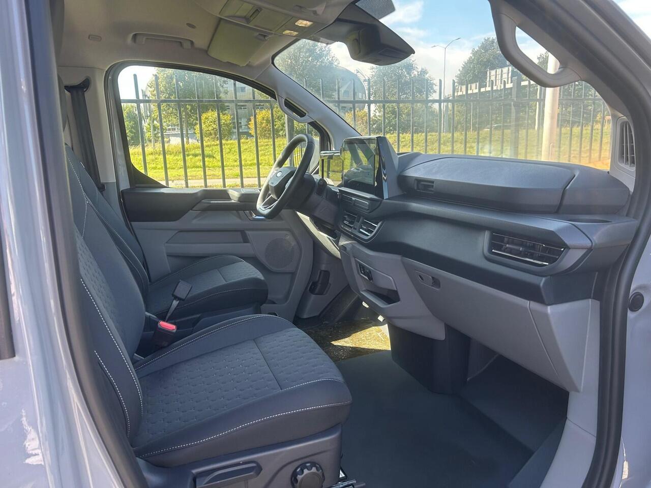 Ford E-Transit Cust. 320 L2H1 Limited 65 kWh | Driver Assistance Pack Premium | Verwarmbare Stoelen | Elek. Inklapbare trekhaak | LED-Koplampen |