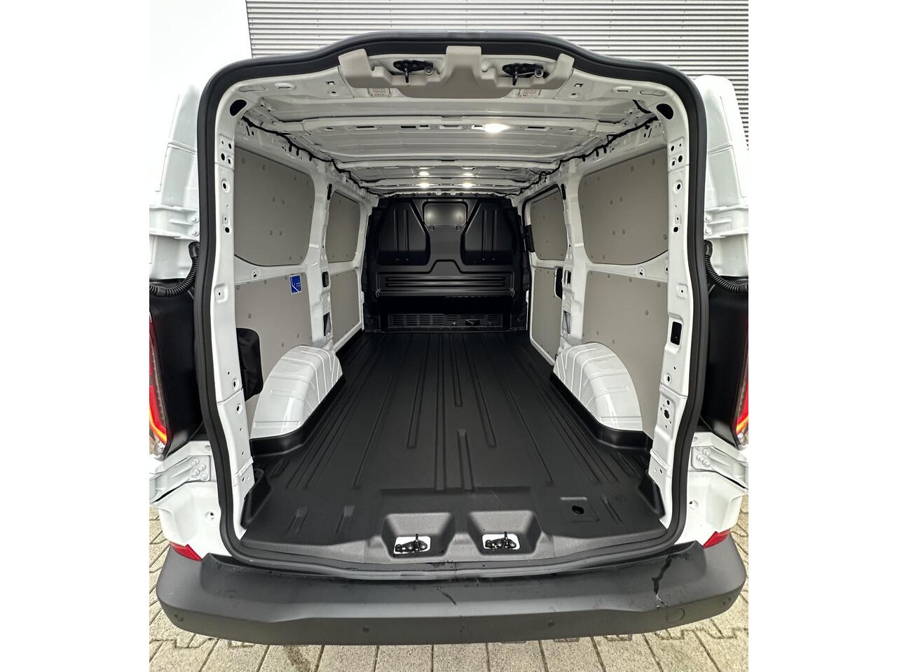 Ford E-Transit Cust. 320 L1H1 Trend 65 kWh Nieuw! Laadruimte pakket|Stoelverw|3zits