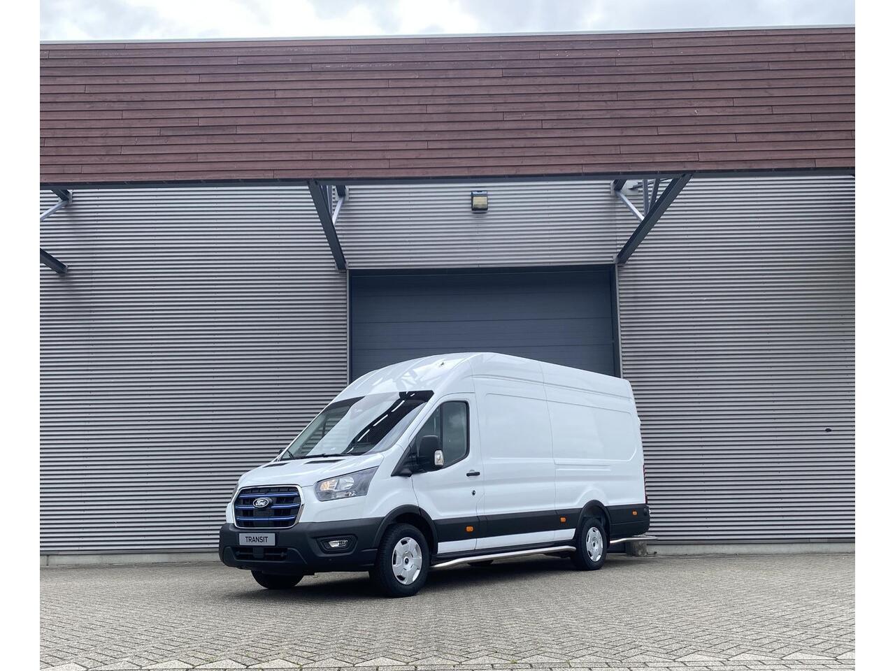 Ford E-Transit 350 L4H3 Trend 184pk RWD 68 KWh | Direct leverbaar | Subco pakket | Navigation Pack | Doorloopfunctie cabine | XL laadkabel | All Weather banden | Vehicle Integration System | PRIJS o.b.v. SUBCONTRACTOR