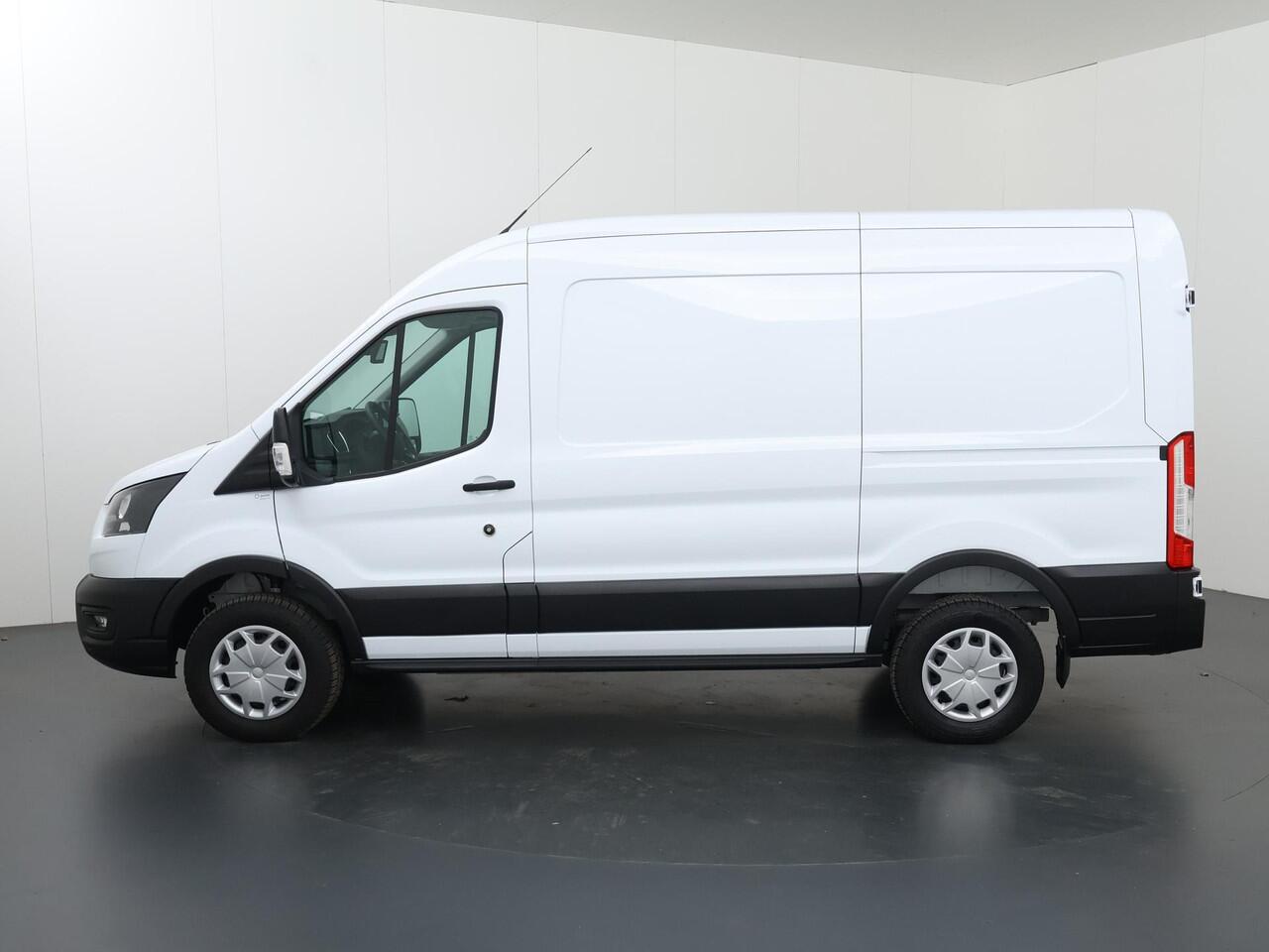 Ford E-Transit 350 | L2 H2 | Trend | 68 kWh | Navigatie | Parkeercamera | 2-zits | Climate Control | Stoelverwarming | DAB+ | Apple Carplay
