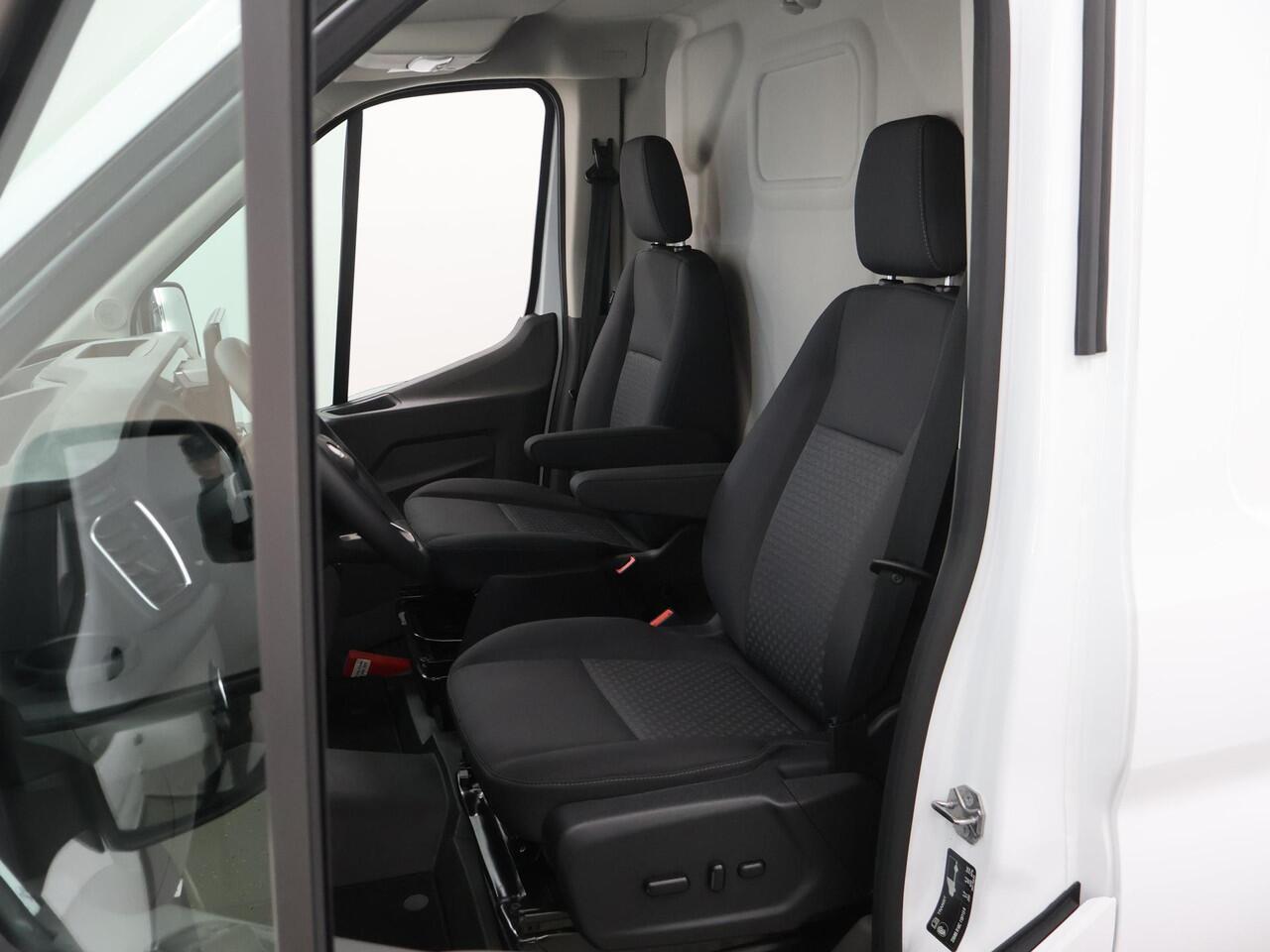 Ford E-Transit 350 | L2 H2 | Trend | 68 kWh | Navigatie | Parkeercamera | 2-zits | Climate Control | Stoelverwarming | DAB+ | Apple Carplay