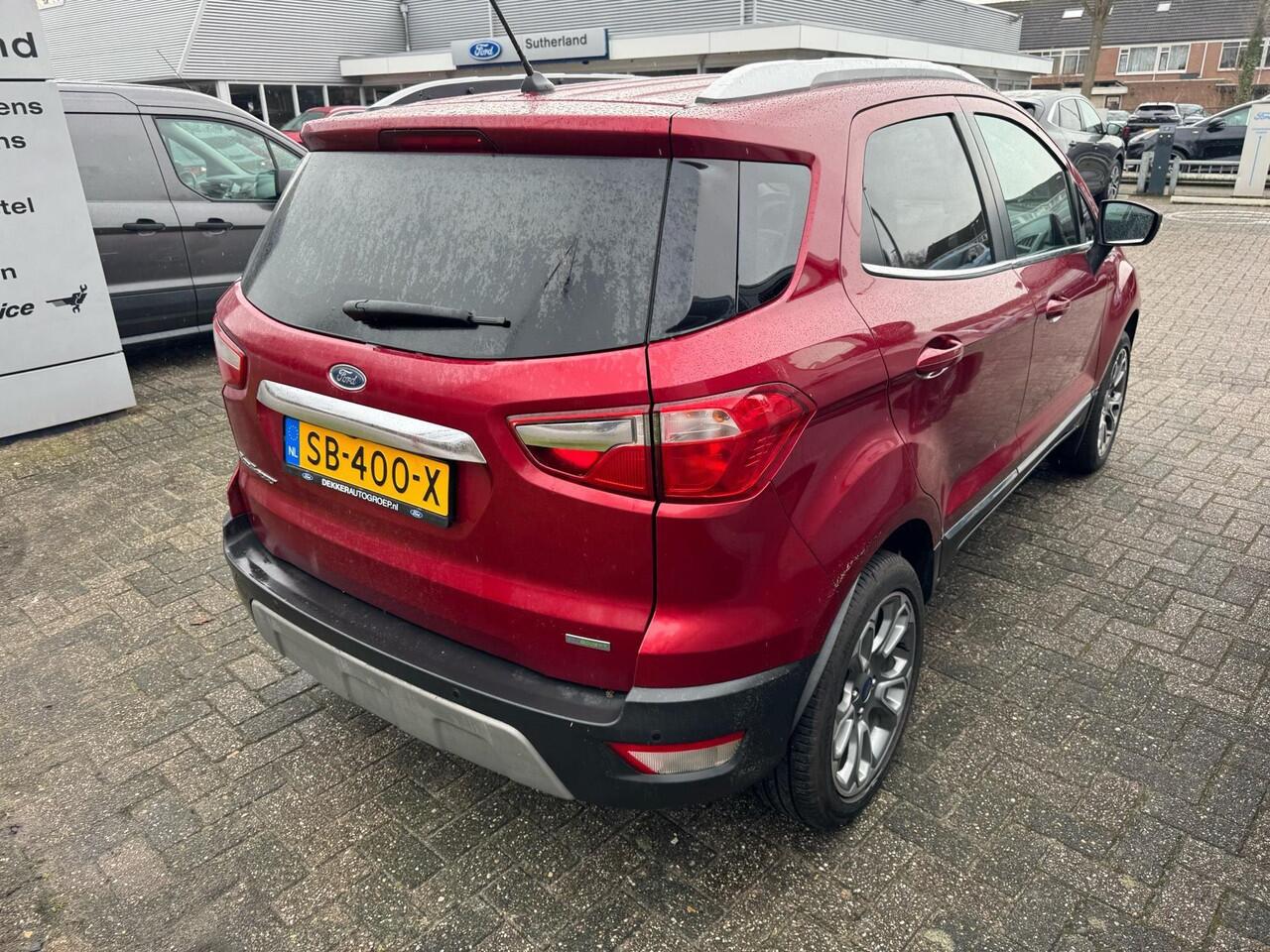 Ford ECOSPORT 1.0 EcoBoost Titanium 125pk | Navigatie | Winter Pack | Camera | 17 inch | Privacy glass