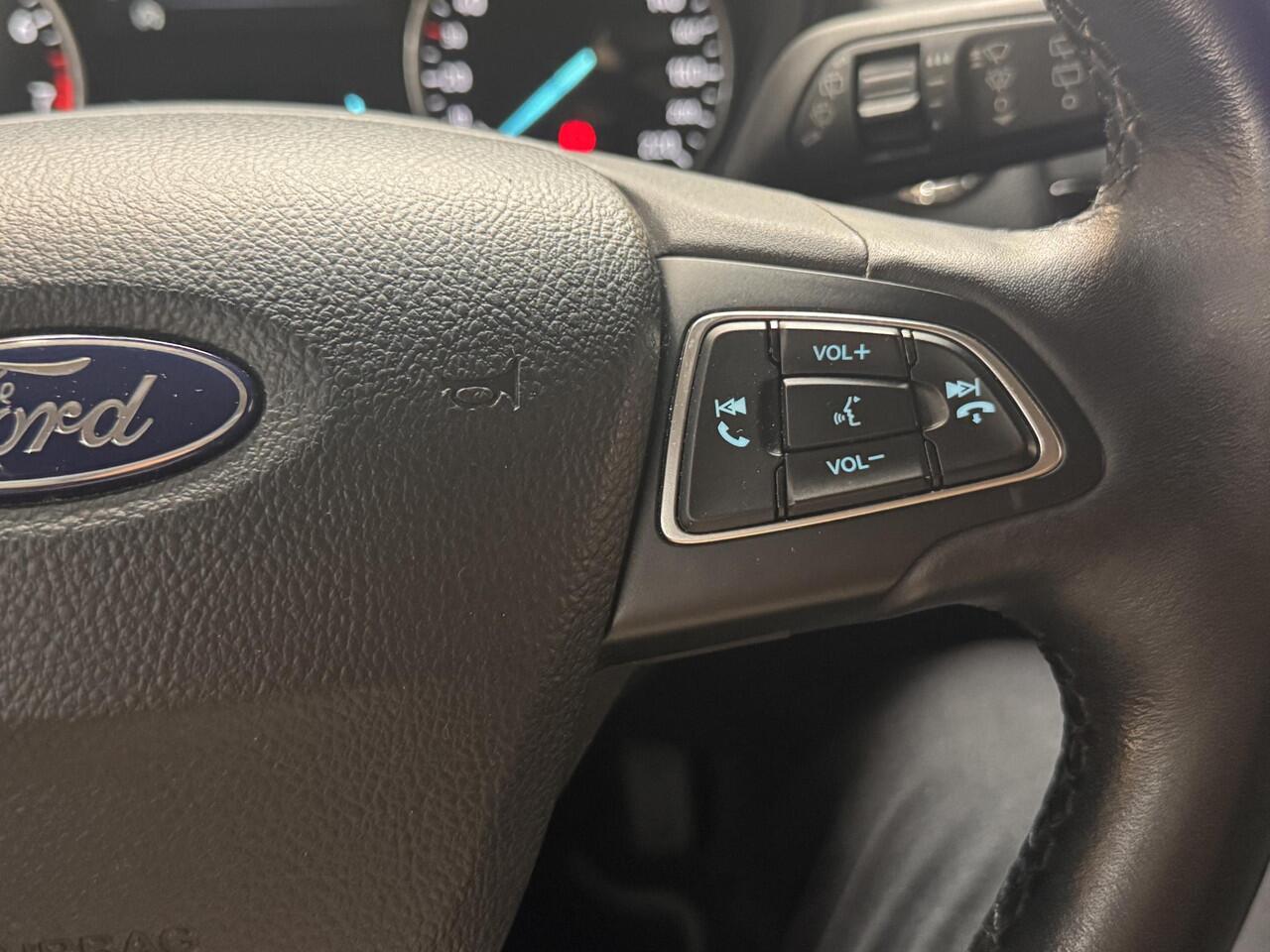 Ford ECOSPORT 125pk EcoBoost Titanium Navi Camera Winter Parking Dodehoek Design pack Dealeronderhouden