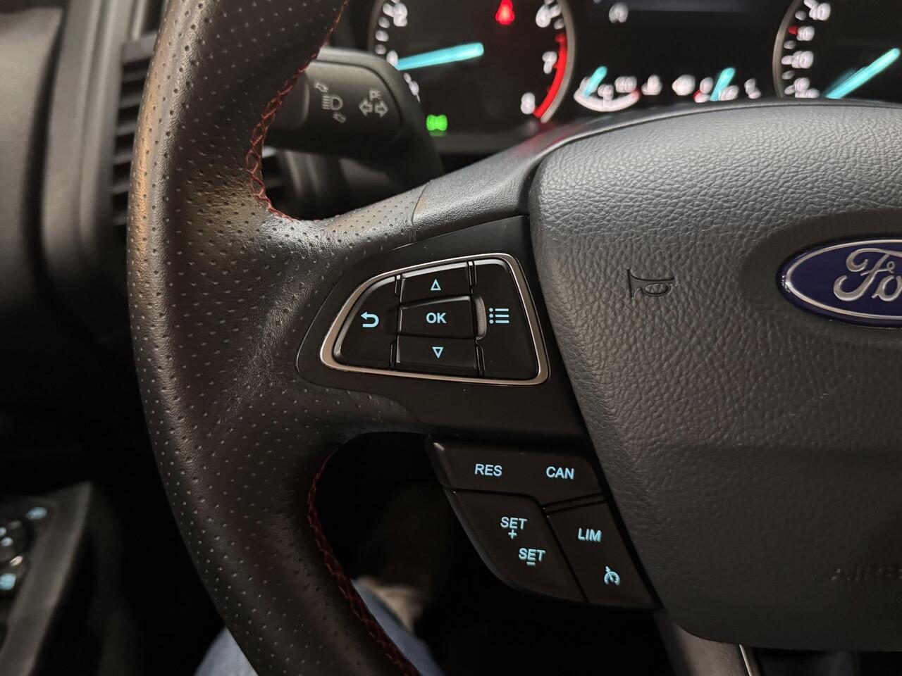 Ford ECOSPORT 125pk ST-LINE Black Navigatie Camera Dodehoek Climat Cruise Privacy Glass Dealeronderhouden