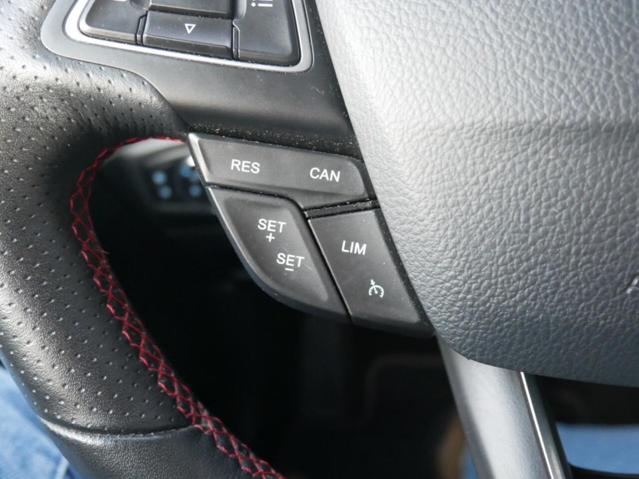 Ford ECOSPORT 1.0 EB ST-LINE **Clima//Navi//Lm **