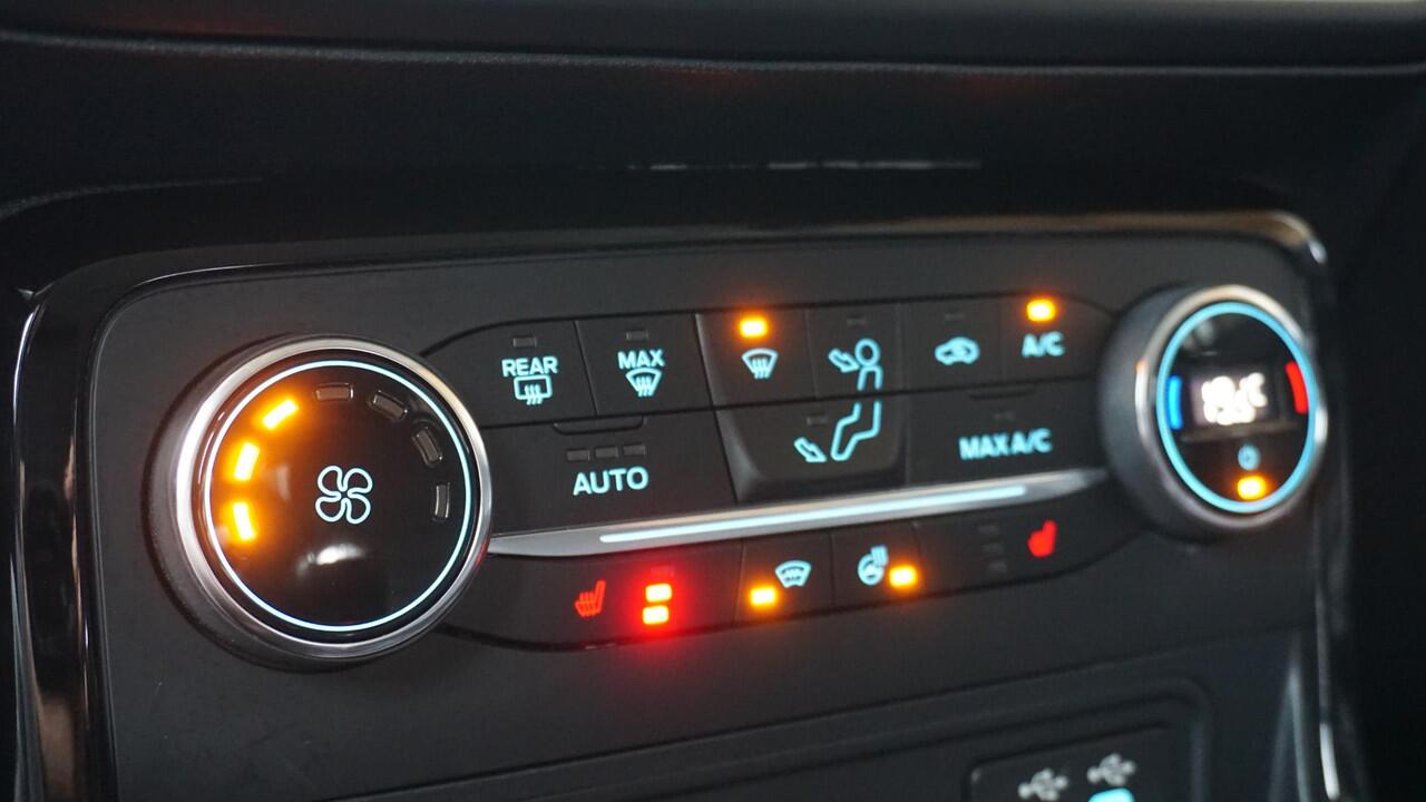 Ford ECOSPORT 1.0 125pk EcoBoost ST-Line Leder/Alcantara *Winterpack* Stoel&Stuurverwarming B&O Sfeerverlichting Keyless *NL auto* 1e eigenaar 63378km!