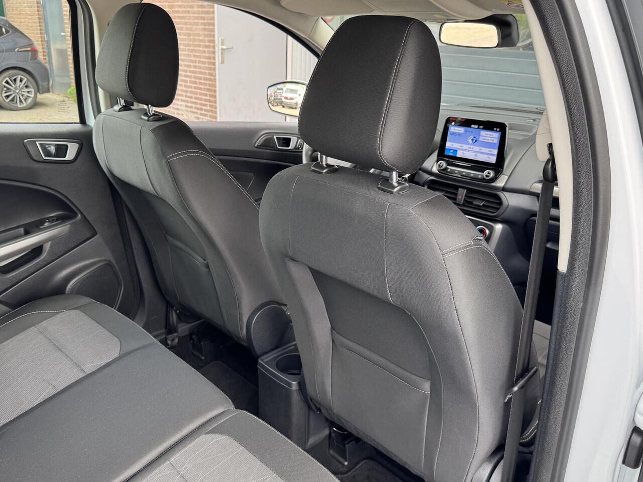 Ford ECOSPORT 1.0 ECOBOOST CONNECTED I APPLE/ANDROID I HOGE INSTAP I AIRCONDITIONING I LICHT METALEN VELGEN