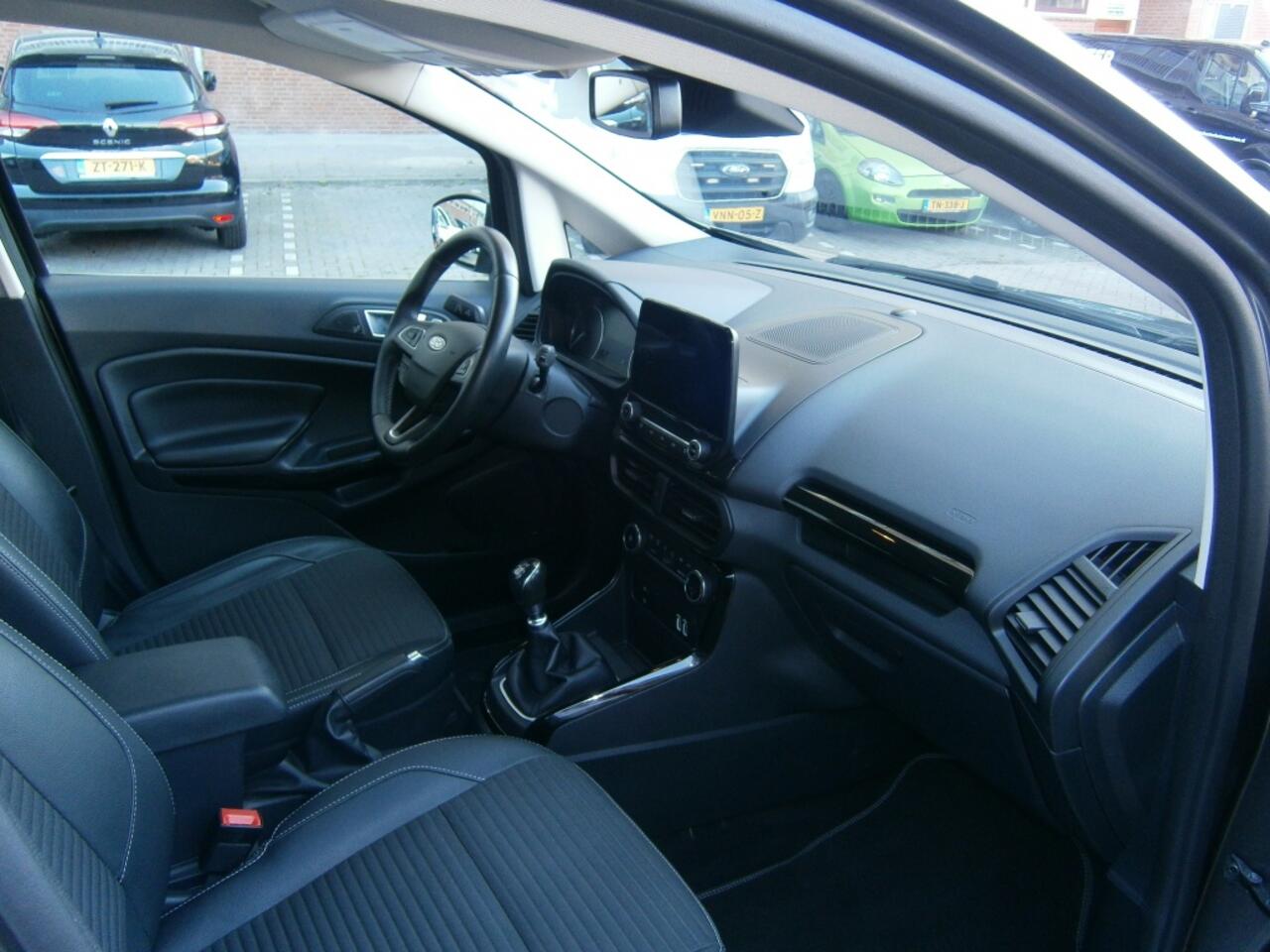 Ford ECOSPORT 1.0 EB Titanium, Navigatie, Keyless, etc.