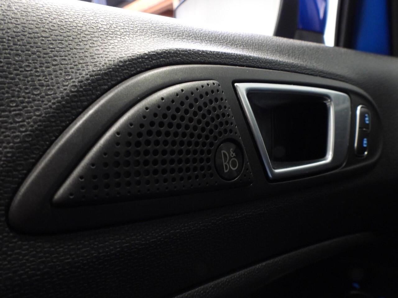 Ford ECOSPORT 1.0 EcoBoost Titanium X NAVI/CLIMA/CRUISE/PDC/17"LMV!