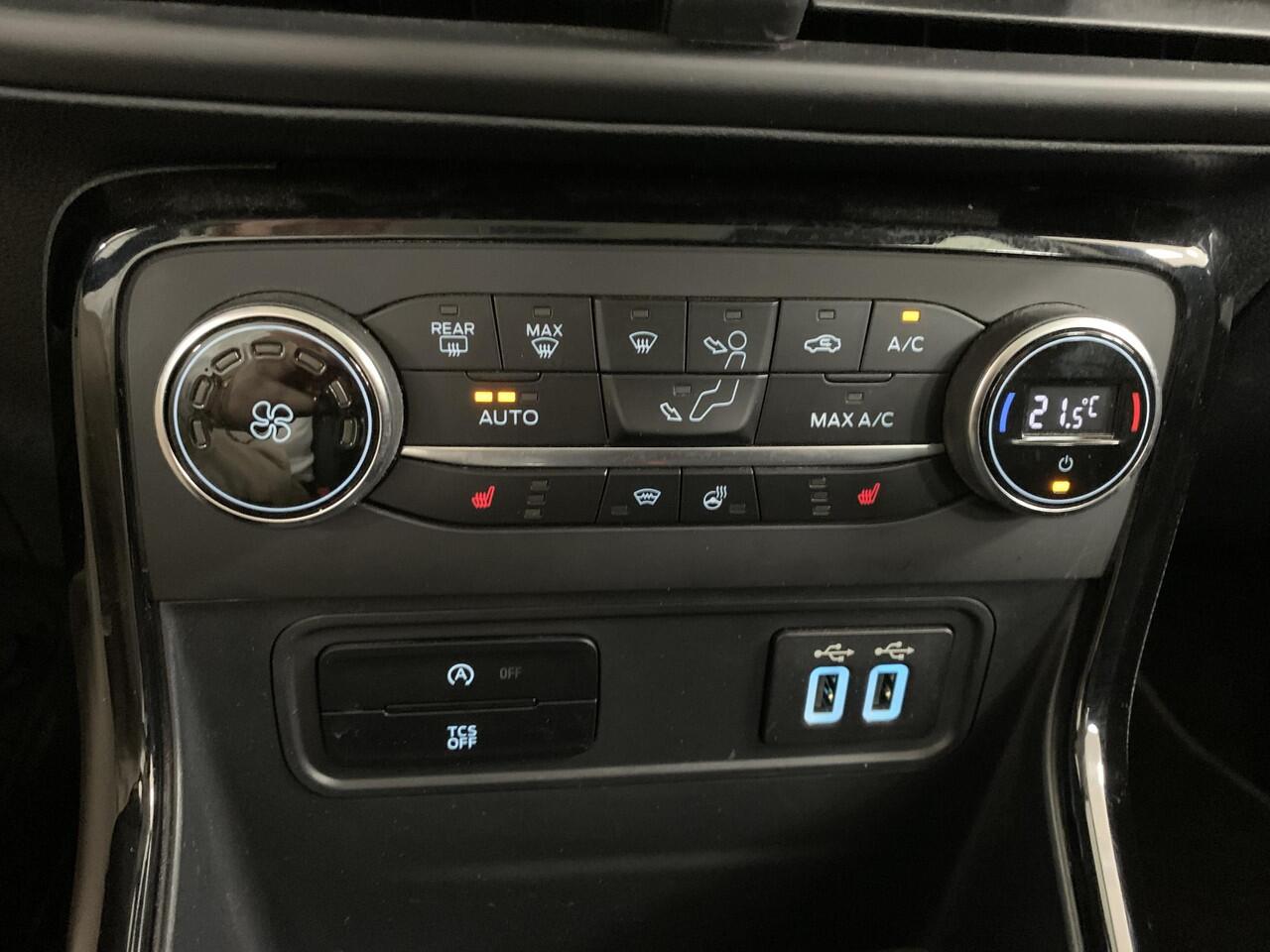 Ford ECOSPORT 1.0 EcoBoost Titanium APPLE CARPLAY | PARKEERSENSOREN ACHTER | CLIMATE CONTROL | STOEL/STUUR -EN VOORRUITVERWARMING