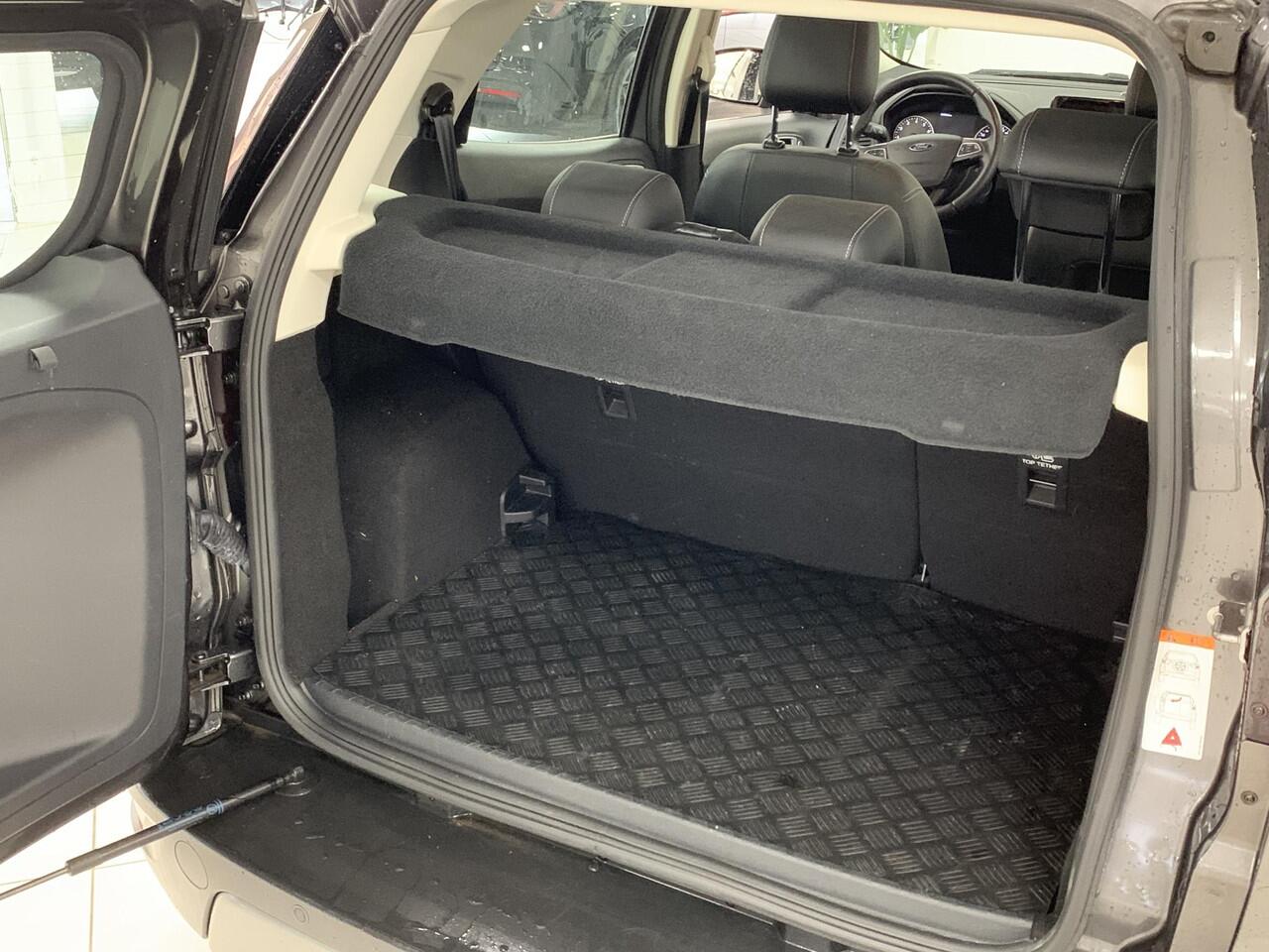 Ford ECOSPORT 1.0 EcoBoost Titanium APPLE CARPLAY | PARKEERSENSOREN ACHTER | CLIMATE CONTROL | STOEL/STUUR -EN VOORRUITVERWARMING