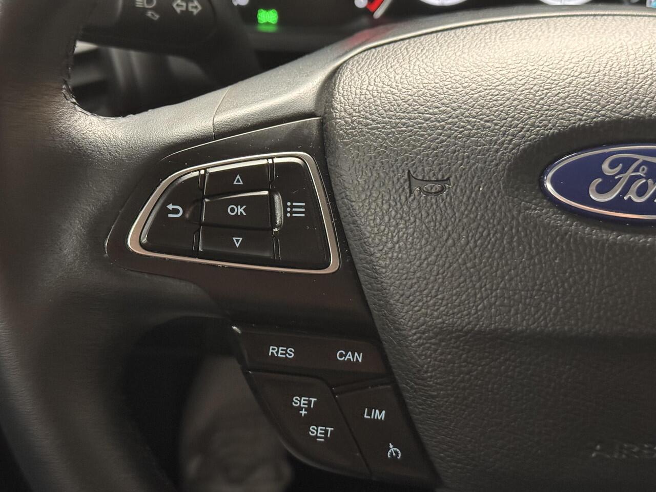 Ford ECOSPORT 125pk Titanium Navi Camera Trekhaak Winter Parking Dodehoek pack Dealeronderhouden