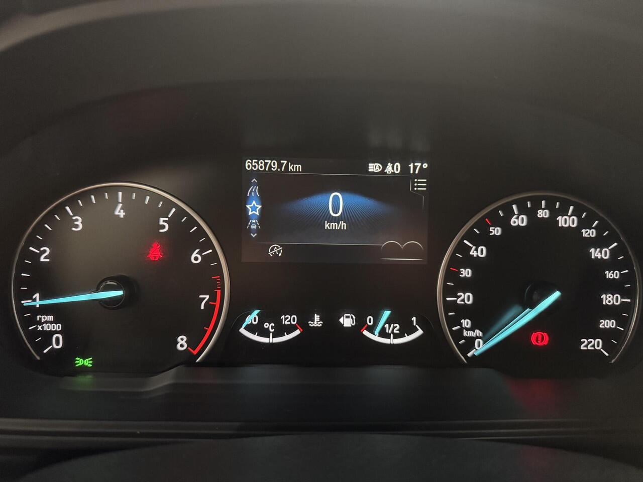 Ford ECOSPORT 125pk Titanium Navi Camera Trekhaak Winter Parking Dodehoek pack Dealeronderhouden