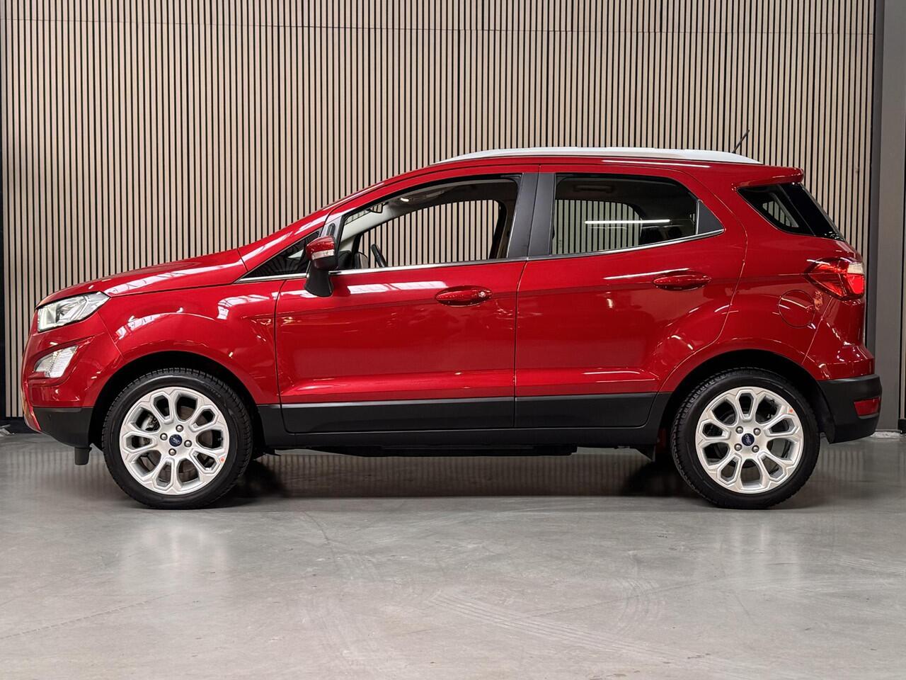 Ford ECOSPORT 125pk Titanium Navi Camera Trekhaak Winter Parking Dodehoek pack Dealeronderhouden