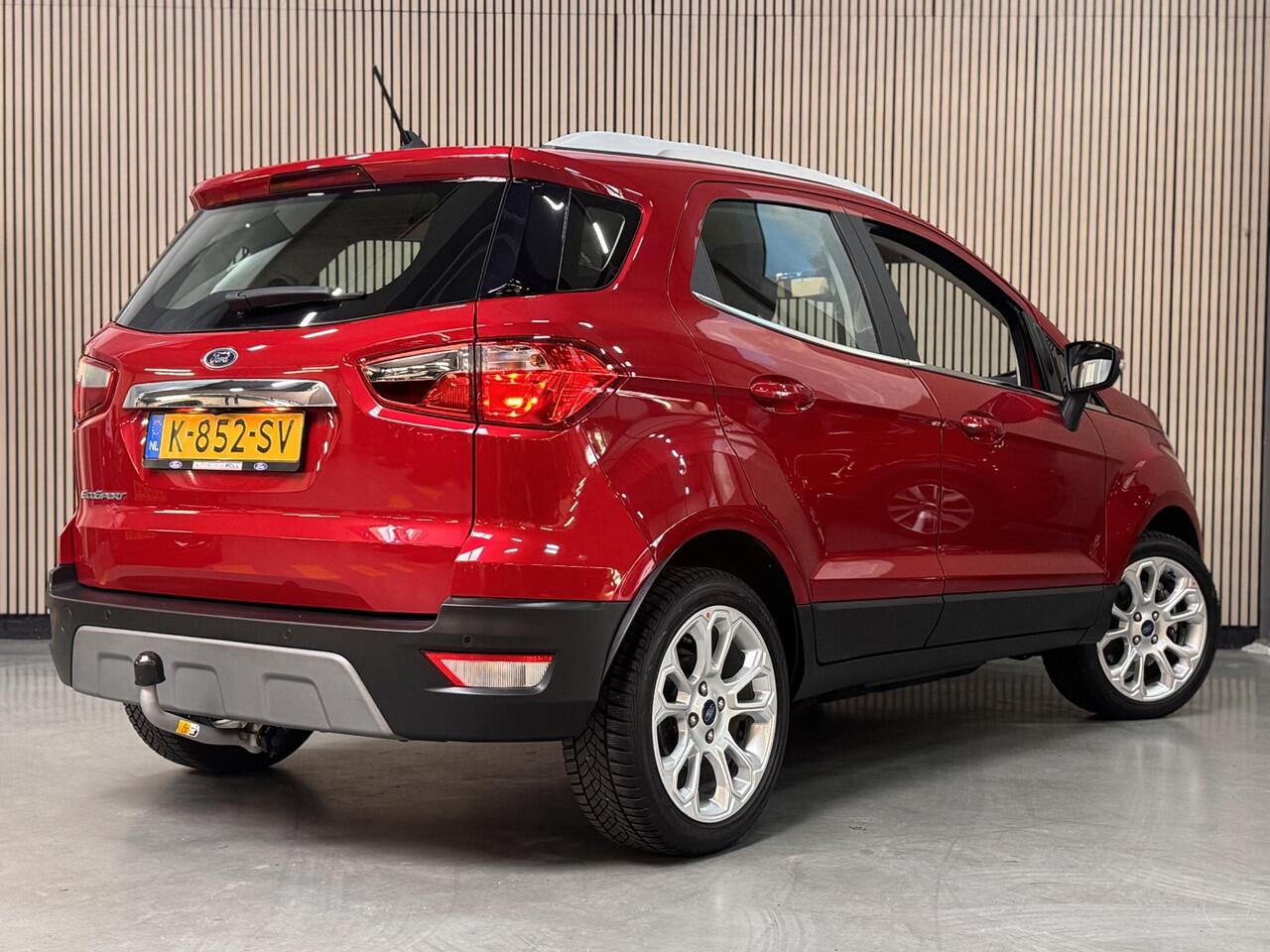 Ford ECOSPORT 125pk Titanium Navi Camera Trekhaak Winter Parking Dodehoek pack Dealeronderhouden