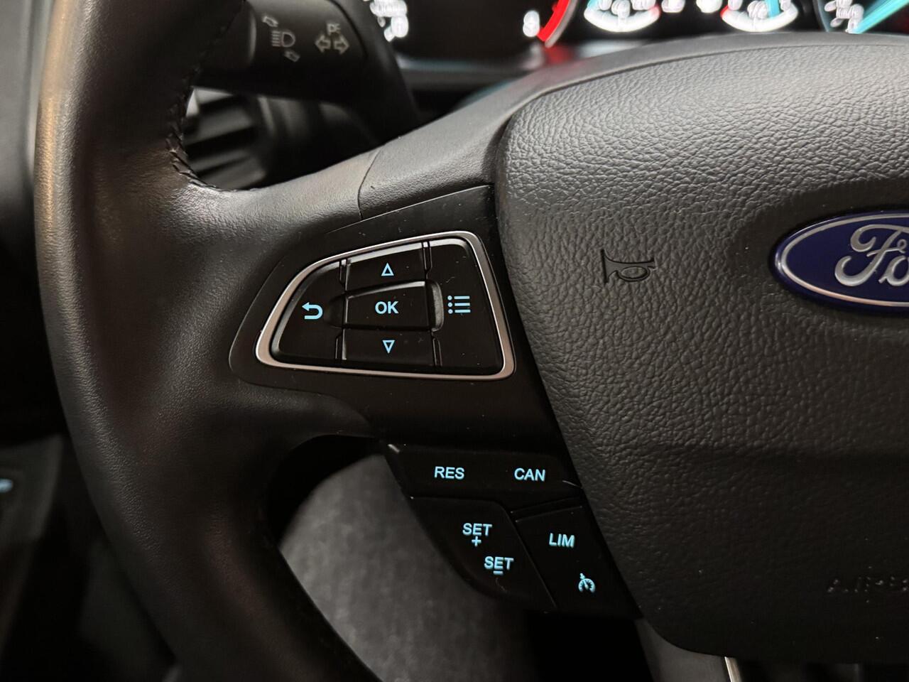 Ford ECOSPORT 125pk Titanium Climat Cruise Half Leer Apple Carplay Parkeersensor Reservewiel Dealeronderhouden