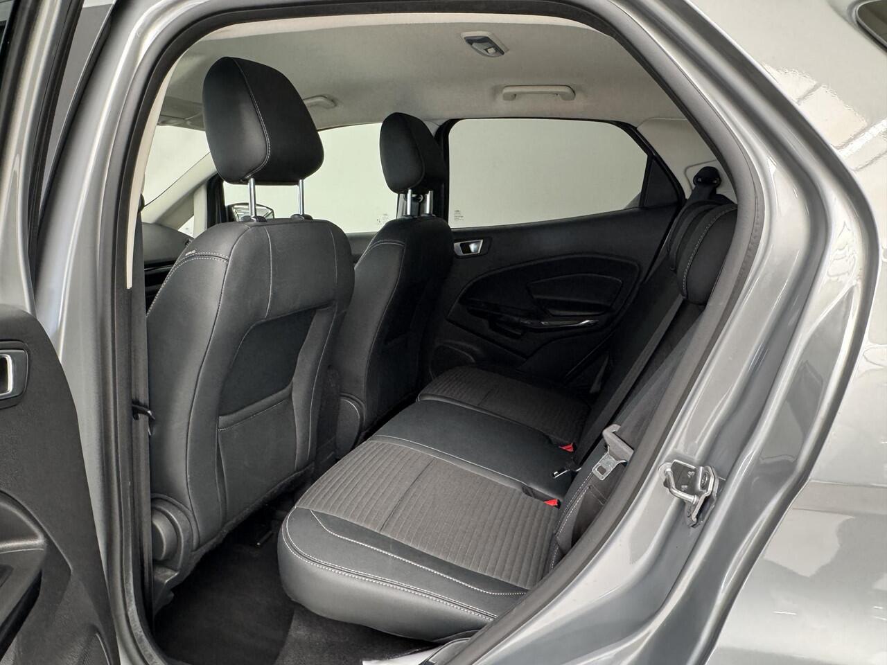 Ford ECOSPORT 1.0 EcoBoost Titanium | Trekhaak | Stoelverwarming | Achteruitrijcamera | Navigatie |