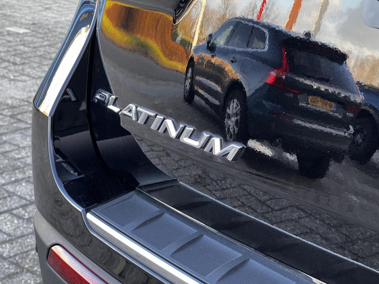 Ford EXPLORER 3.0 V6 EcoBoost PHEV Platinum | Panoramadak | Winter Pack | Afneembare Trekhaak