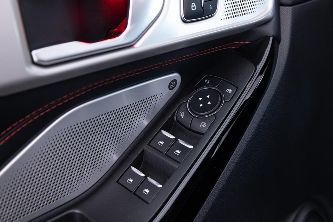 Ford EXPLORER 3.0 V6 Ecoboost PHEV ST-Line | 7-Persoons | B&O | STOEL VENTILATIE