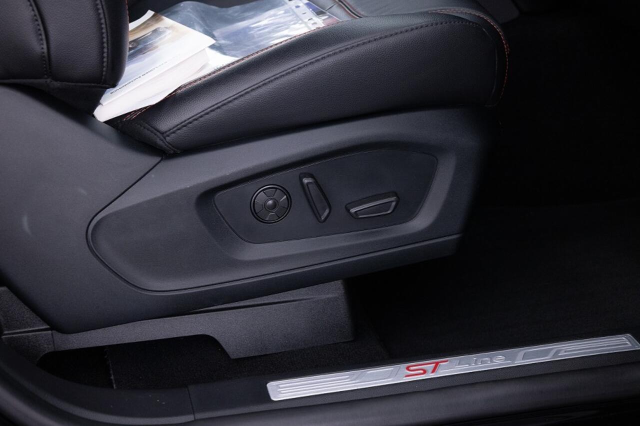 Ford EXPLORER 3.0 V6 Ecoboost PHEV ST-Line | 7-Persoons | B&O | STOEL VENTILATIE