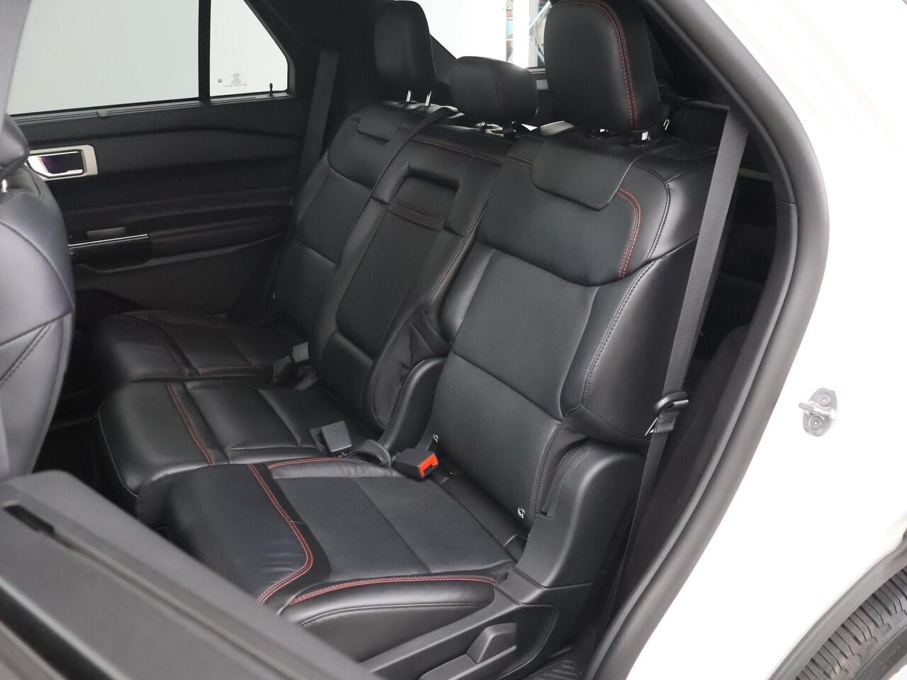 Ford EXPLORER 3.0 V6 EcoBoost PHEV ST-Line | SOH 89,7% | Panoramadak | B&O | Cruise Control Adaptief | Lederen Interieur | 360° Camera | Winterpakket | Stoelventilatie voor | Apple Carplay/Android Auto |