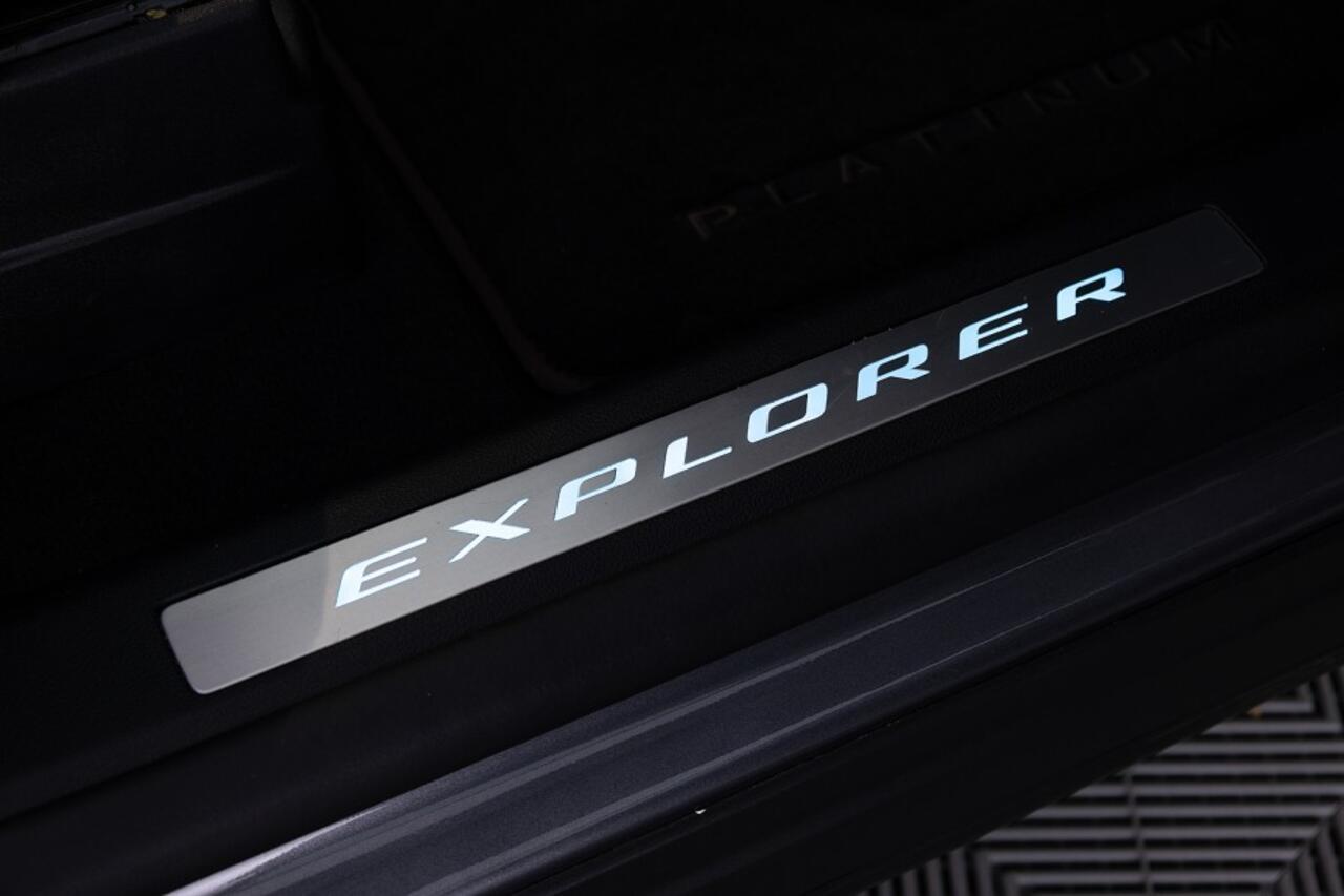 Ford EXPLORER 3.0 V6 Ecoboost PHEV Platinum | 7-Persoons | PANORAMADAK | B&O | LEDER | Trekhaak