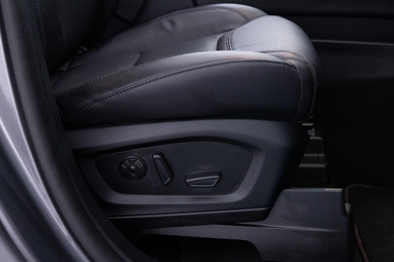 Ford EXPLORER 3.0 V6 Ecoboost PHEV Platinum | 7-Persoons | PANORAMADAK | B&O | LEDER | Trekhaak