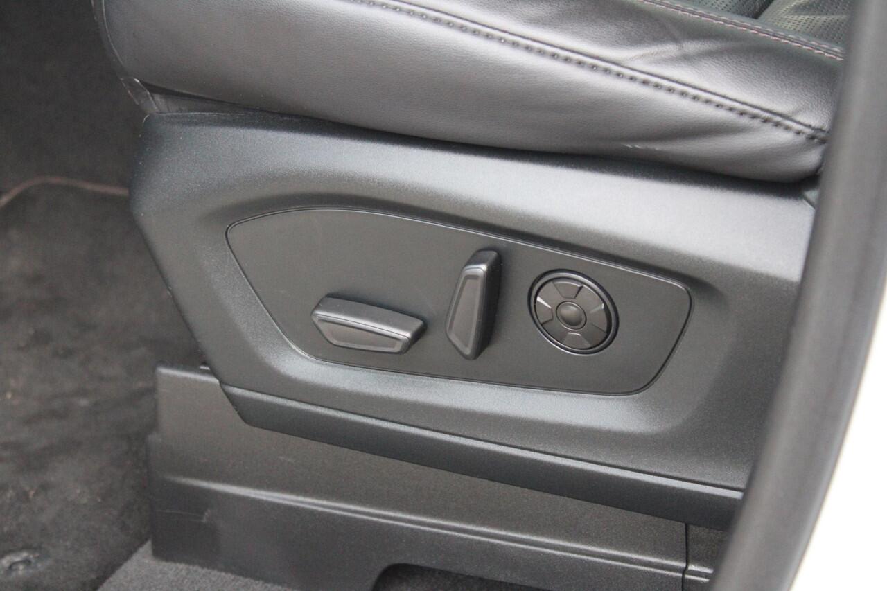 Ford EXPLORER 3.0 V6 EcoBoost PHEV Platinum | Trekhaak | Stoelverwarming + Koeling | 360 Camera | Adaptive Cruise Control | Climate Control | Navigatie |