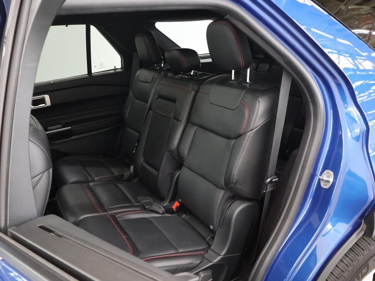 Ford EXPLORER 3.0 V6 EcoBoost PHEV ST-Line | 7 persoons | Trekhaak | 360° Camera | Panoramadak | Navigatie |