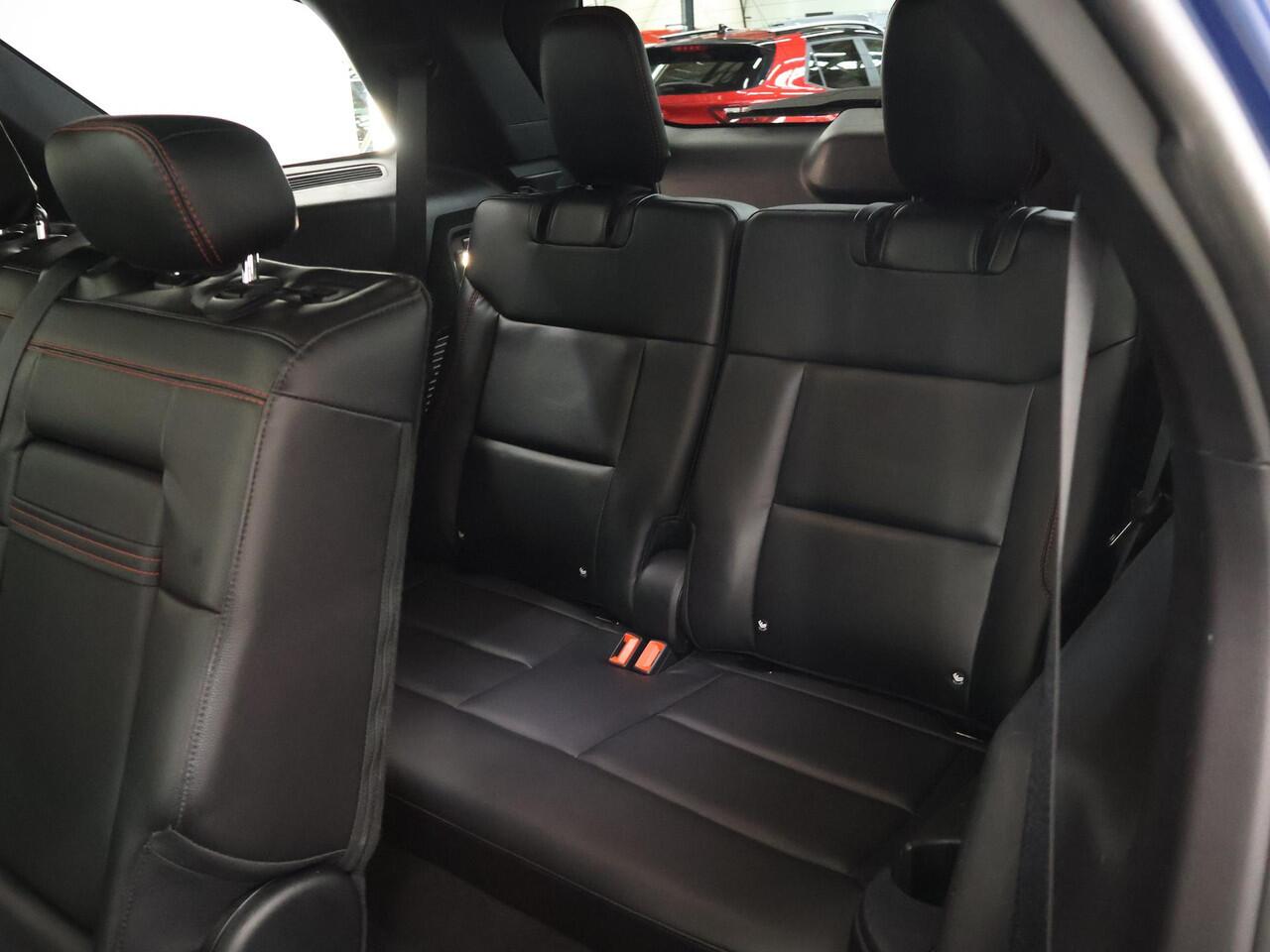 Ford EXPLORER 3.0 V6 EcoBoost PHEV ST-Line | 7 persoons | Trekhaak | 360° Camera | Panoramadak | Navigatie |