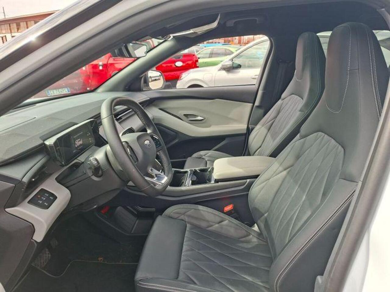 Ford EXPLORER Premium Extended Range RWD 77 kWh 286pk | Driver Assistance Pack | Panoramadak | 21 inch Licht metalen Velgen