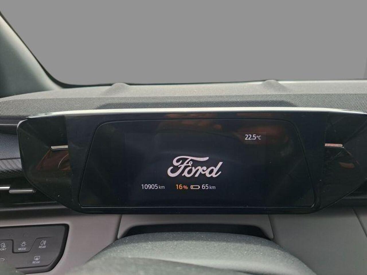 Ford EXPLORER Premium Extended Range RWD 77 kWh 286pk | Driver Assistance Pack | Panoramadak | 21 inch Licht metalen Velgen