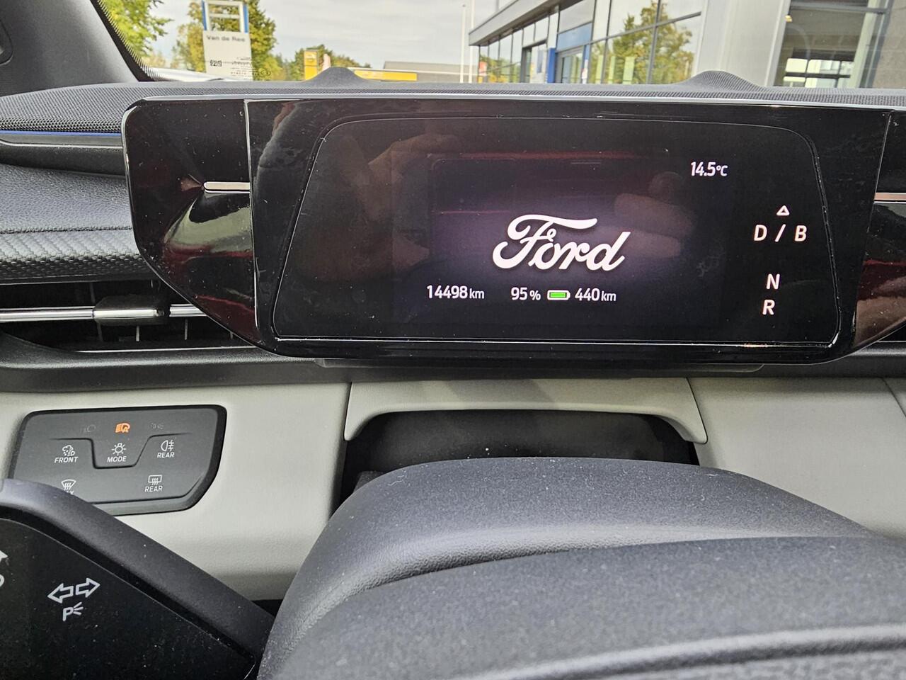 Ford EXPLORER Premium Extended Range RWD 77 kWh Panoramadak - Warmtepomp - 602 km bereik WLPT