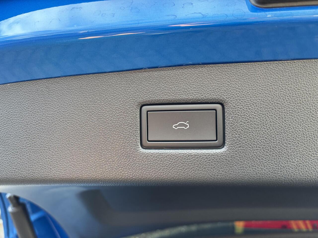 Ford EXPLORER Premium Extended Range RWD 77 kWh 286pk | Driver Assistance Pack | 21 inch Licht metalen Velgen