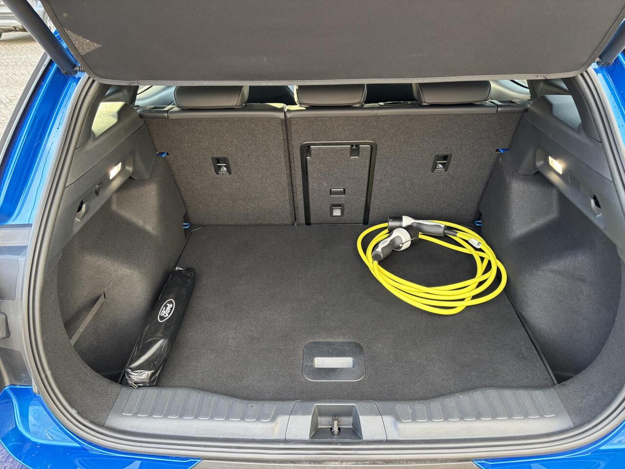 Ford EXPLORER Premium Extended Range RWD 77 kWh 286pk | Driver Assistance Pack | 21 inch Licht metalen Velgen