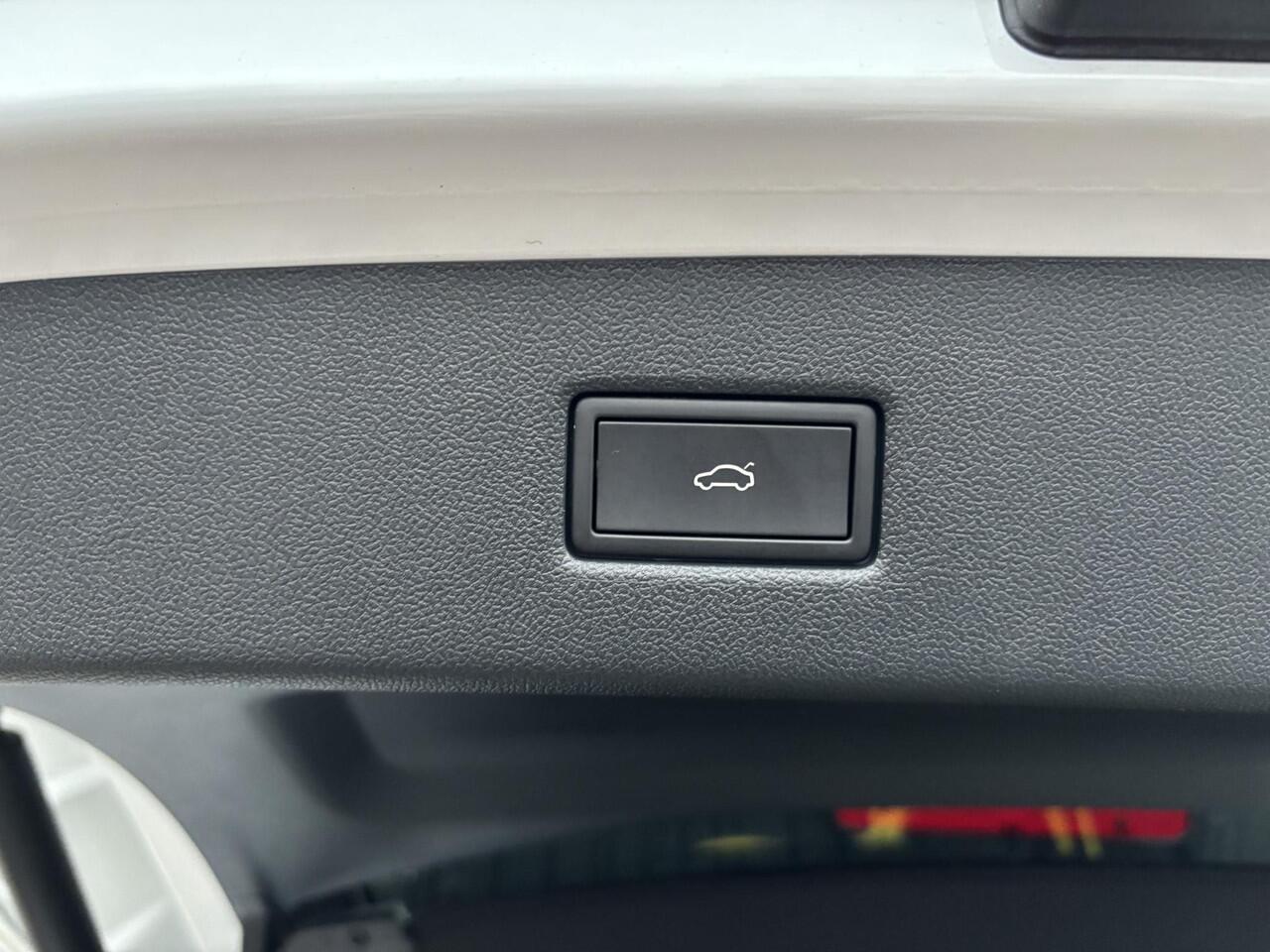 Ford EXPLORER Premium Extended Range RWD 77 kWh 286pk | Driver Assistance Pack | Panoramadak | 21 inch Licht metalen Velgen