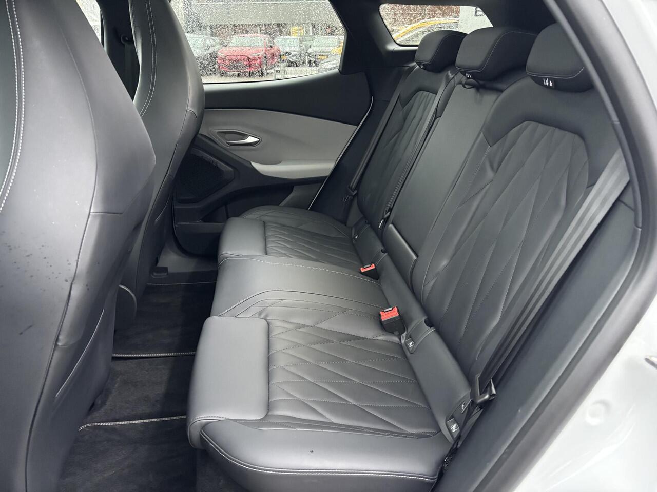 Ford EXPLORER Premium Extended Range RWD 77 kWh 286pk | Driver Assistance Pack | Panoramadak | 21 inch Licht metalen Velgen