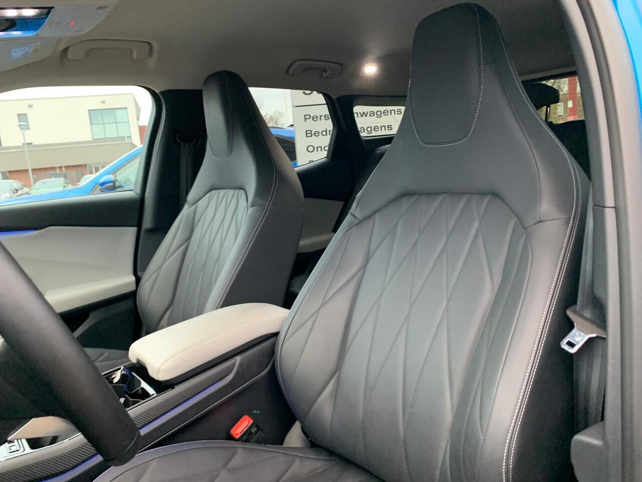 Ford EXPLORER Premium Extended Range RWD 77 kWh | SCI | 286pk | Driver Assistance Pack | Warmte Pomp