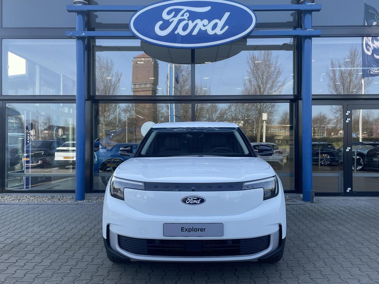 Ford EXPLORER Extended Range RWD 77 kWh | Direct Leverbaar! | NU ¤ 2000,- Voordeel+ gratis Warmtepomp! | AGR Comfort stoelen | Elektrisch wegklapbare trekhaak |