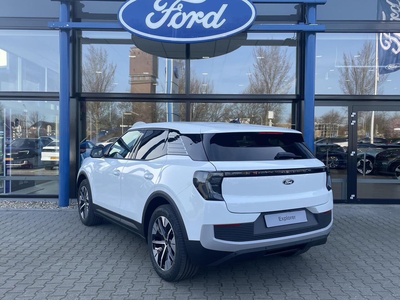 Ford EXPLORER Extended Range RWD 77 kWh | Direct Leverbaar! | NU ¤ 2000,- Voordeel+ gratis Warmtepomp! | AGR Comfort stoelen | Elektrisch wegklapbare trekhaak |