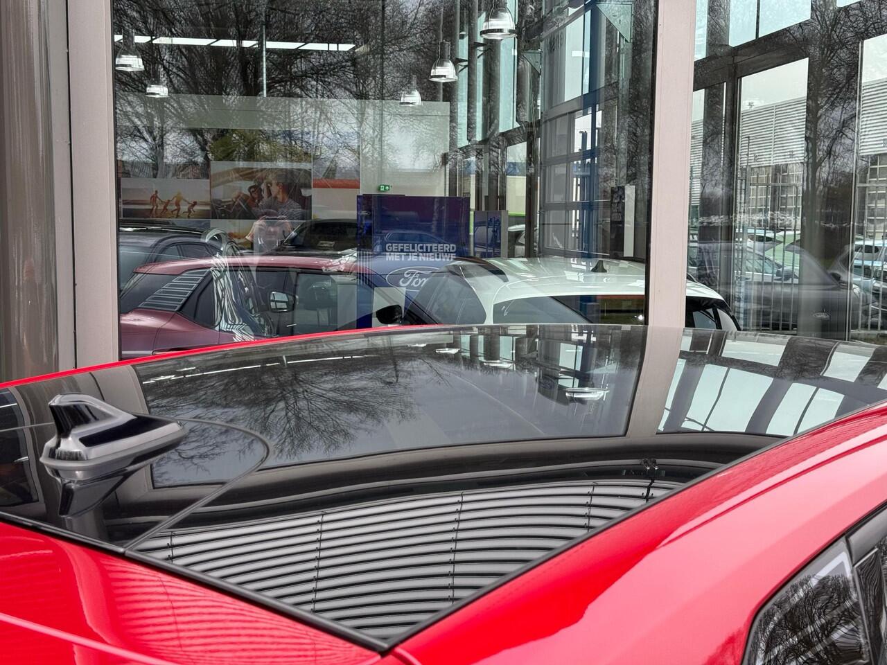 Ford EXPLORER Premium Extended Range RWD 77 kWh | Glazen dak | 21 Inch | Head-up display | 360 graden camera | Matrix verlichting | B&O Sound |