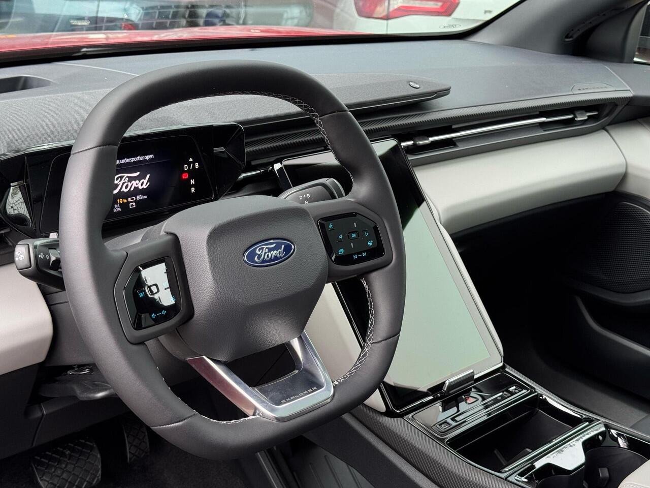 Ford EXPLORER Premium Extended Range RWD 77 kWh | Glazen dak | 21 Inch | Head-up display | 360 graden camera | Matrix verlichting | B&O Sound |